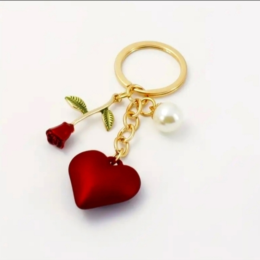 Heart Pendant with Rose and Stem and Pearl‎ Keychain Red, Gold NWT